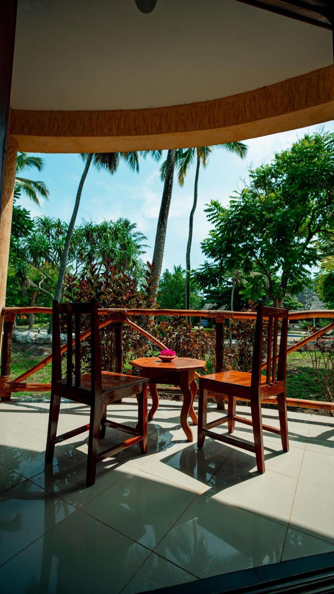 Sansi Kae Beach Resort Michamvi Kae Экстерьер фото