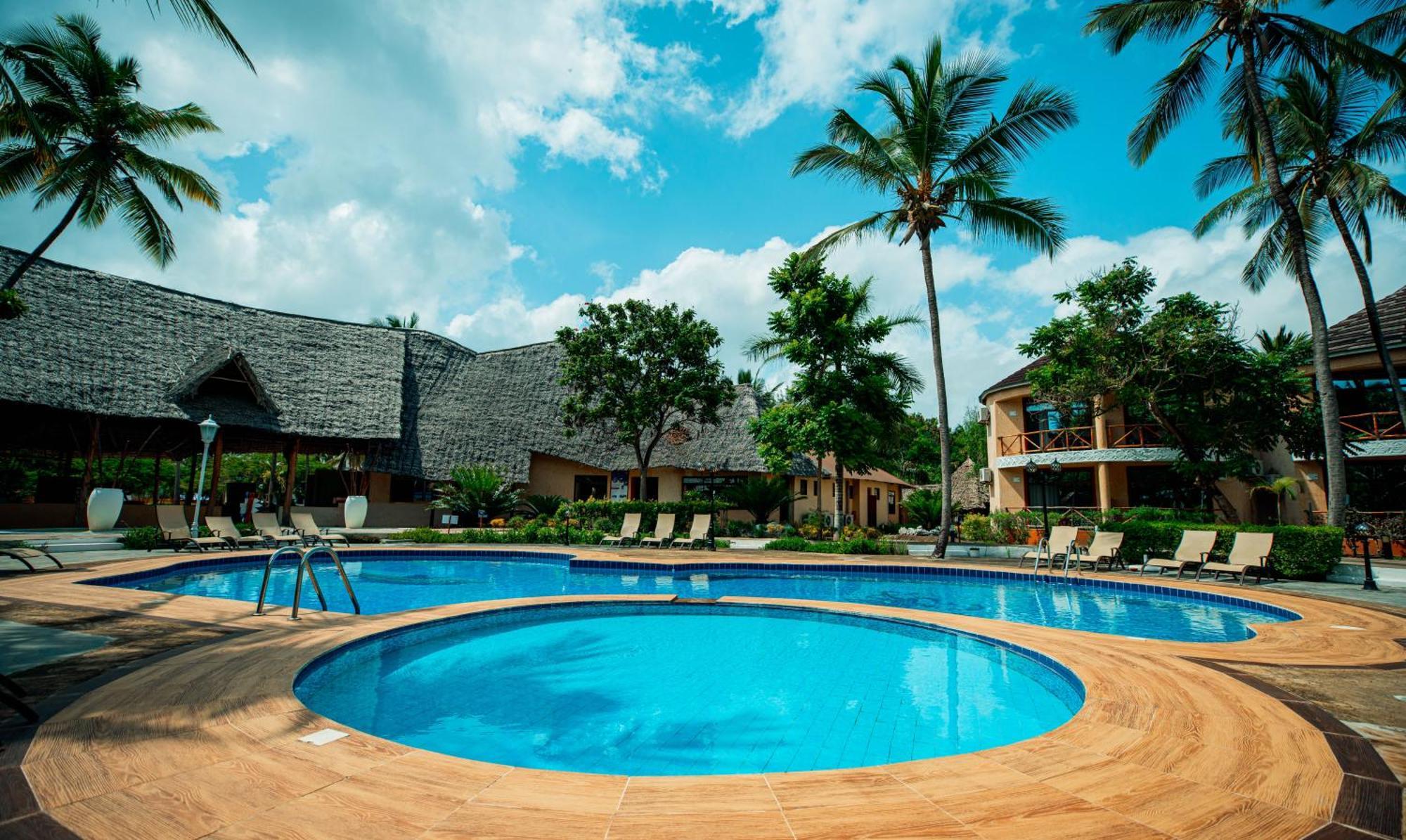 Sansi Kae Beach Resort Michamvi Kae Экстерьер фото