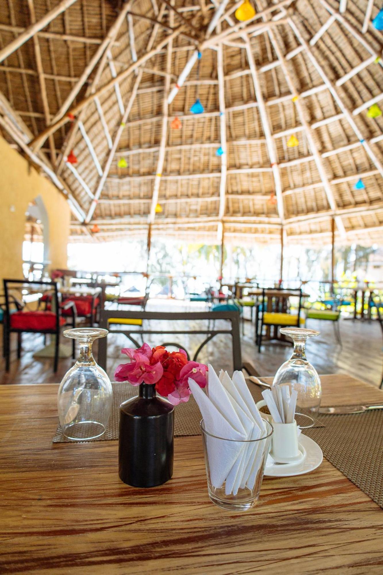 Sansi Kae Beach Resort Michamvi Kae Экстерьер фото