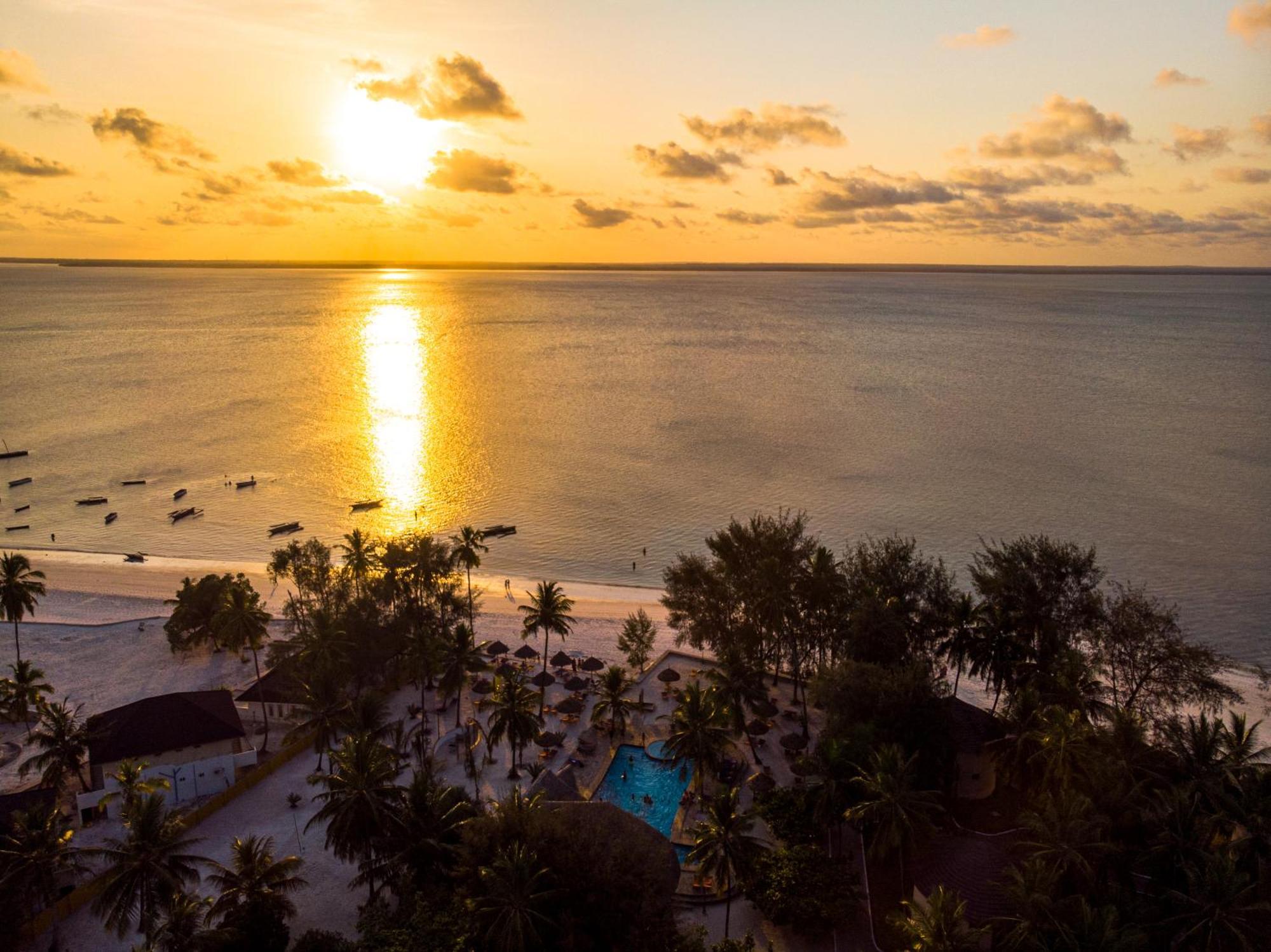 Sansi Kae Beach Resort Michamvi Kae Экстерьер фото