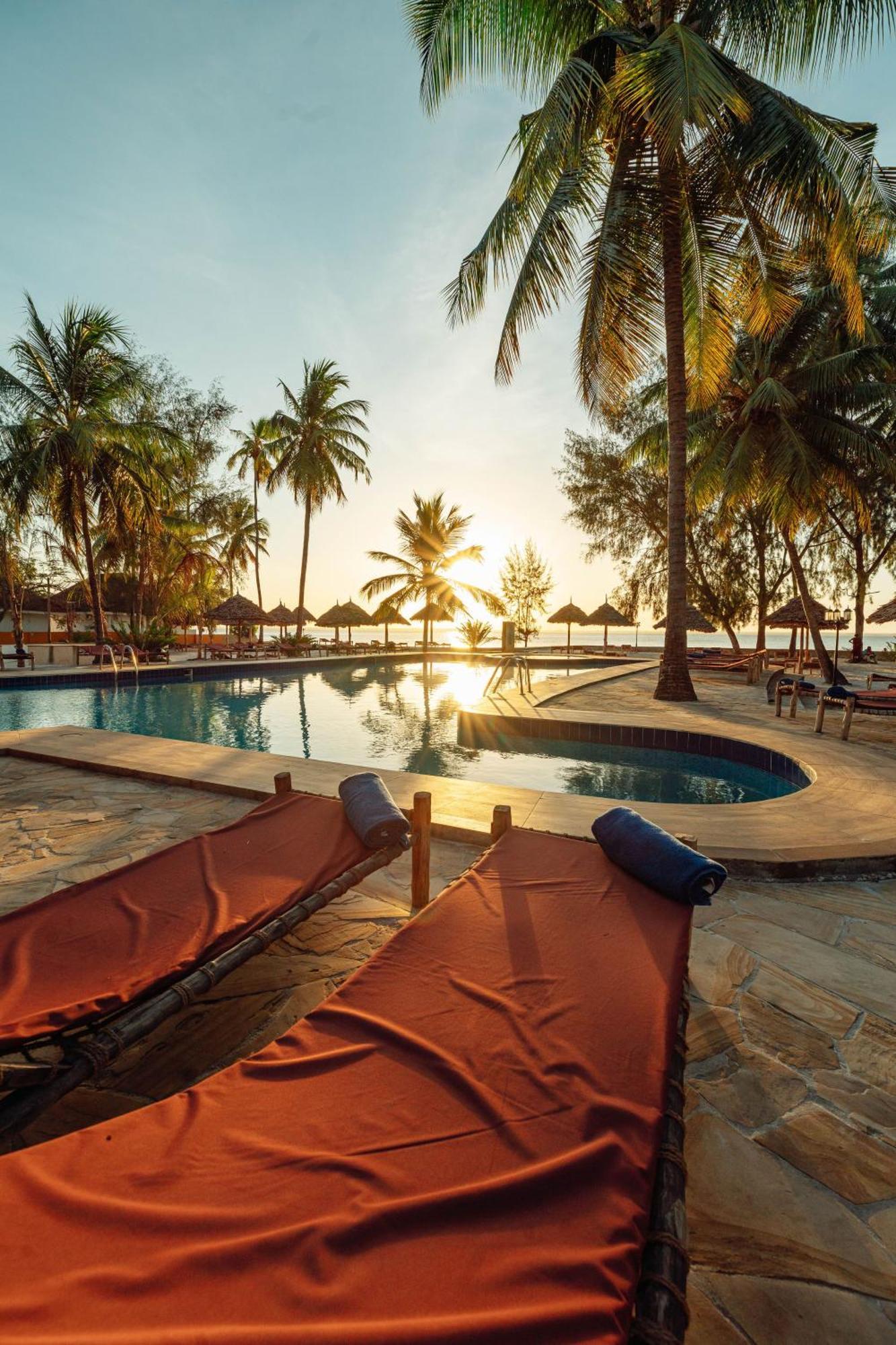Sansi Kae Beach Resort Michamvi Kae Экстерьер фото