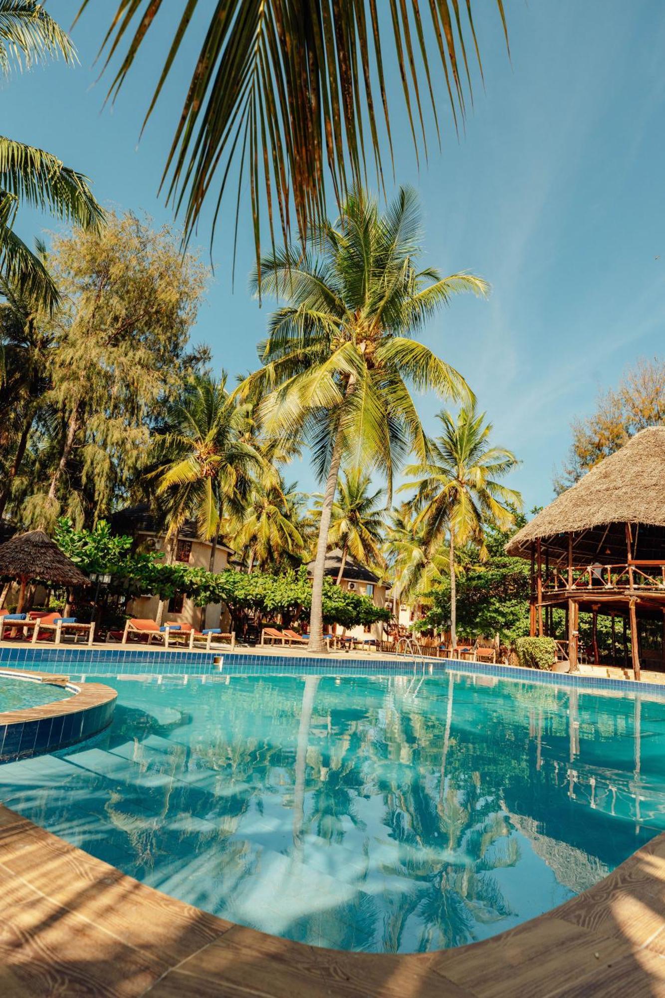 Sansi Kae Beach Resort Michamvi Kae Экстерьер фото
